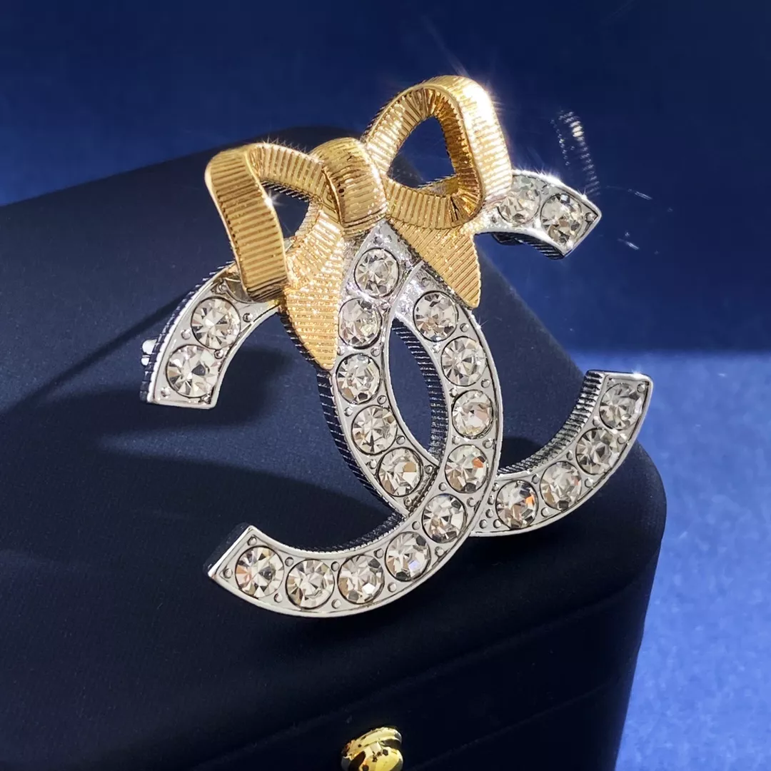 chanel brooches pour femme s_12705773